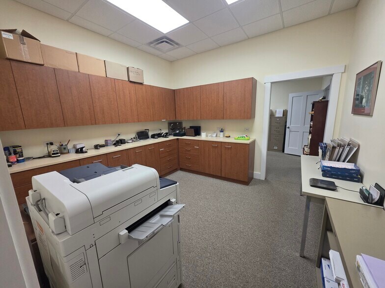 More Photos Of 477 Commercial St, Rockport Office For Sale