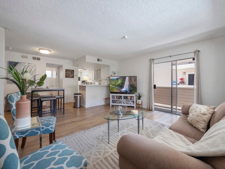 More Photos Of 311-313 E Pine St, Santa Ana Apartments For Sale