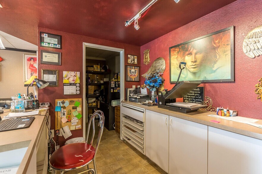 More Photos Of 1556 Hartnell Ave, Redding Office For Sale