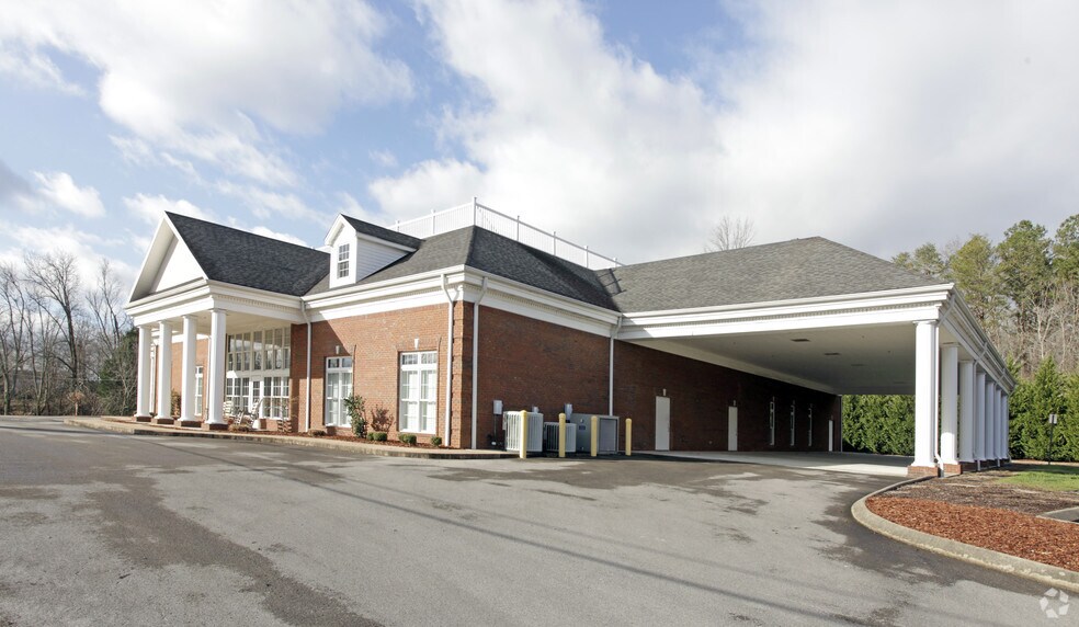 More Photos Of 300 N Tennessee Ave, Etowah Funeral Home For Sale