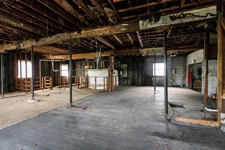 More Photos Of 3143 Bellevue St, Detroit Warehouse For Sale