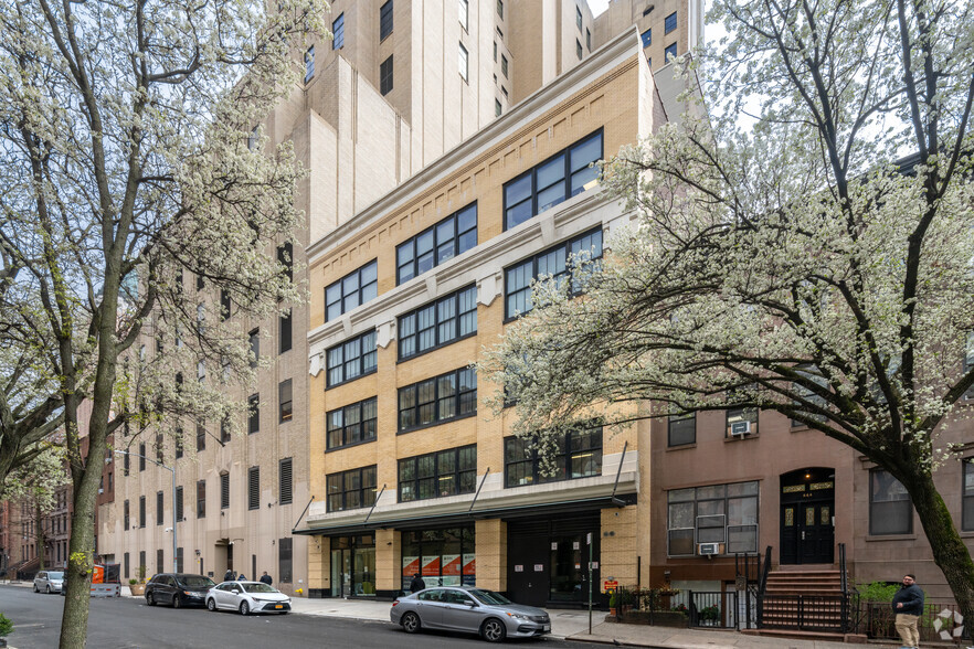 Primary Photo Of 438 W 51st St, New York Medical For Lease