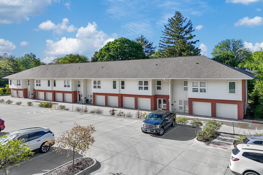 More Photos Of 4326 Hickman Rd, Des Moines Apartments For Sale