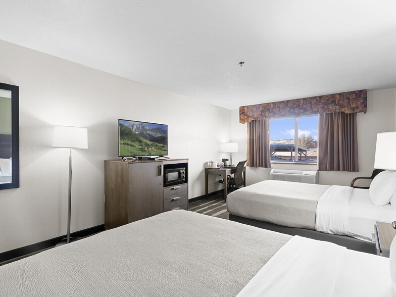 More Photos Of 815 E Hwy 89, Kanab Hotel For Sale
