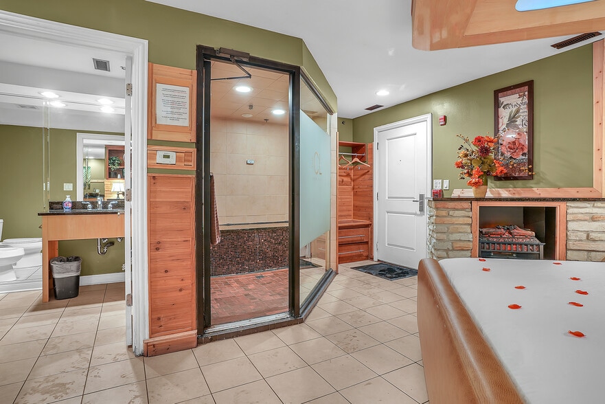 More Photos Of 16W621 S Frontage Rd, Willowbrook Hotel For Sale