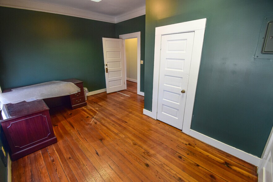 More Photos Of 2606 8th St, Tuscaloosa Office For Sale