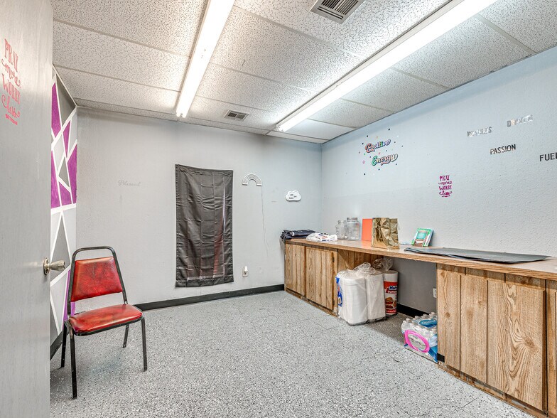 More Photos Of 1141 SE Grand Blvd, Oklahoma City Unknown For Lease