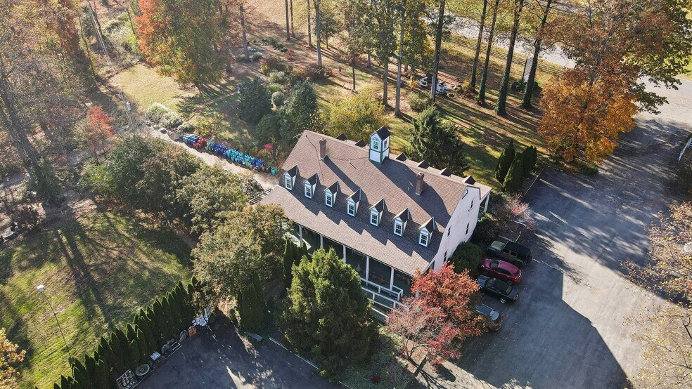 More Photos Of 5309 S Seminole Trl, Madison Storefront For Sale