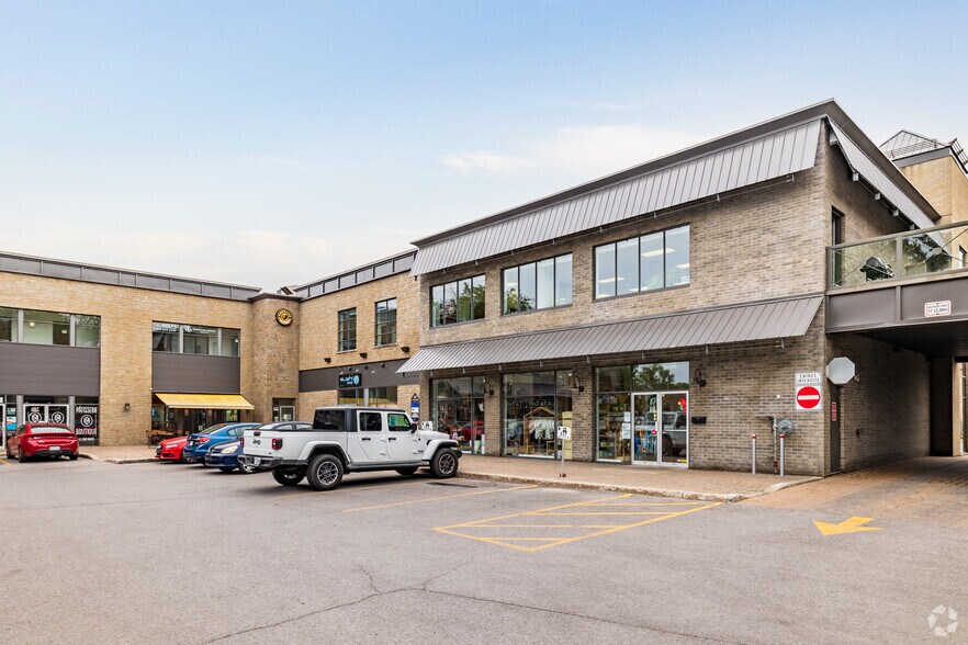 More Photos Of 465-467 Rue Notre-Dame, Repentigny Storefront Retail Office For Lease