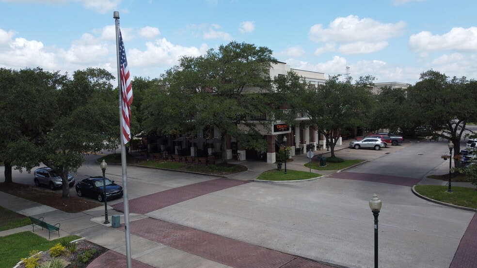 More Photos Of 8 N Main St, Kingwood Unknown For Lease