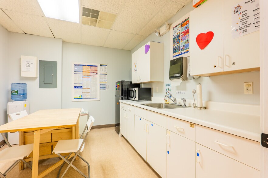 More Photos Of 60 Old New Milford Rd, Brookfield Medical For Lease