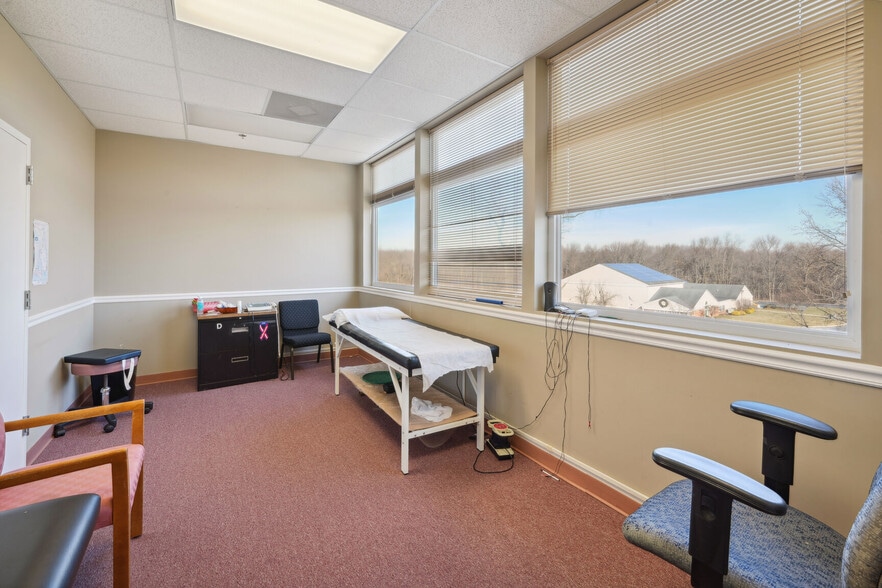 More Photos Of 1374 Whitehorse Hamilton Square Rd, Hamilton Medical For Sale