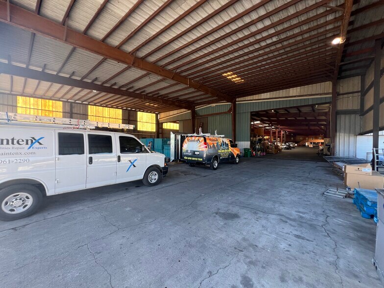 More Photos Of 5208 St Paul St, Tampa Warehouse For Lease