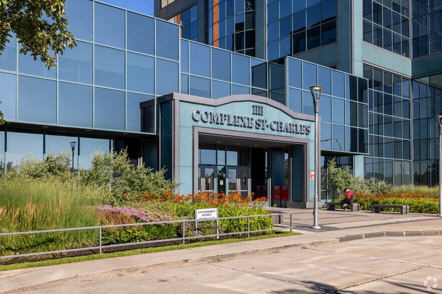 More Photos Of 1111 Rue Saint-Charles O, Longueuil Office For Lease