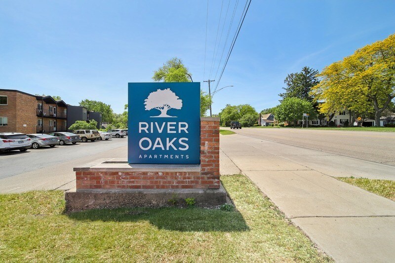 More Photos Of 211 N Lincolnway, North Aurora Apartments For Sale