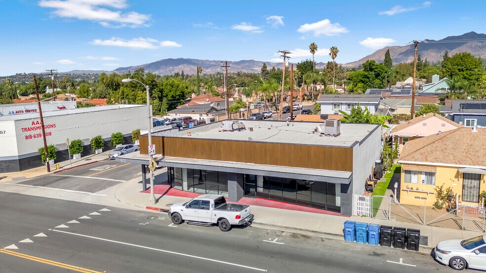 More Photos Of 901 N Maclay Ave, San Fernando Freestanding For Lease