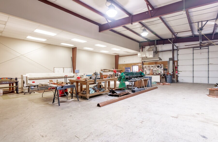 More Photos Of 1034 Story Ave, Louisville Light Manufacturing For Lease
