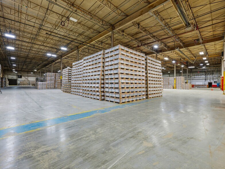 More Photos Of 90 Christ School Rd, Arden Distribution For Lease