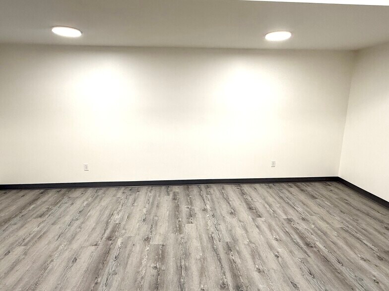 More Photos Of 8 Van Der Horn Way, Red Deer County Truck Terminal For Sale