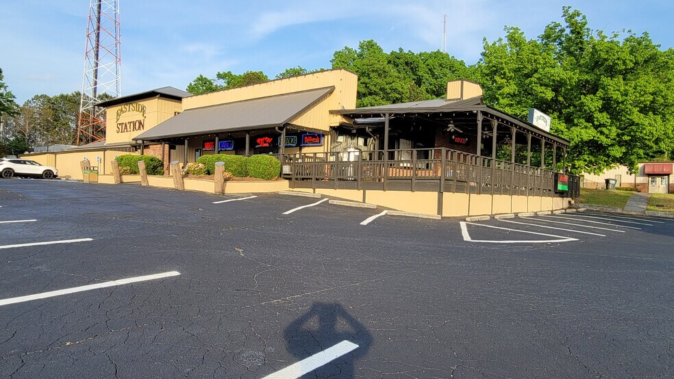 More Photos Of 2166 Highpoint Rd, Snellville Bar For Lease