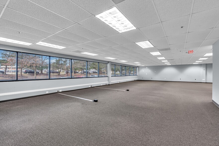 More Photos Of 1433 Hooper Ave, Toms River Office For Lease