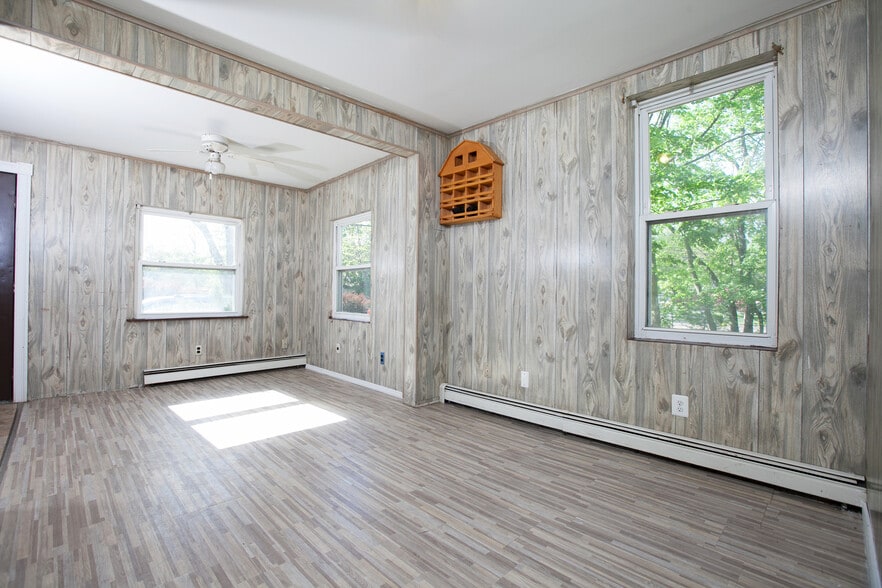 More Photos Of 1887 Joshuas Path, Central Islip Apartments For Sale