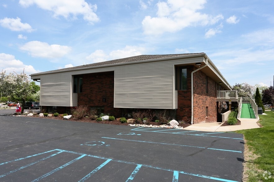 More Photos Of 2101 Aurelius Rd, Holt Medical For Lease