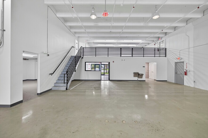 More Photos Of 3111 W Mcnab Rd, Pompano Beach Manufacturing For Lease