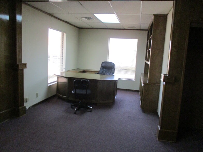 More Photos Of 1304 W Beverly Blvd, Montebello Office For Lease
