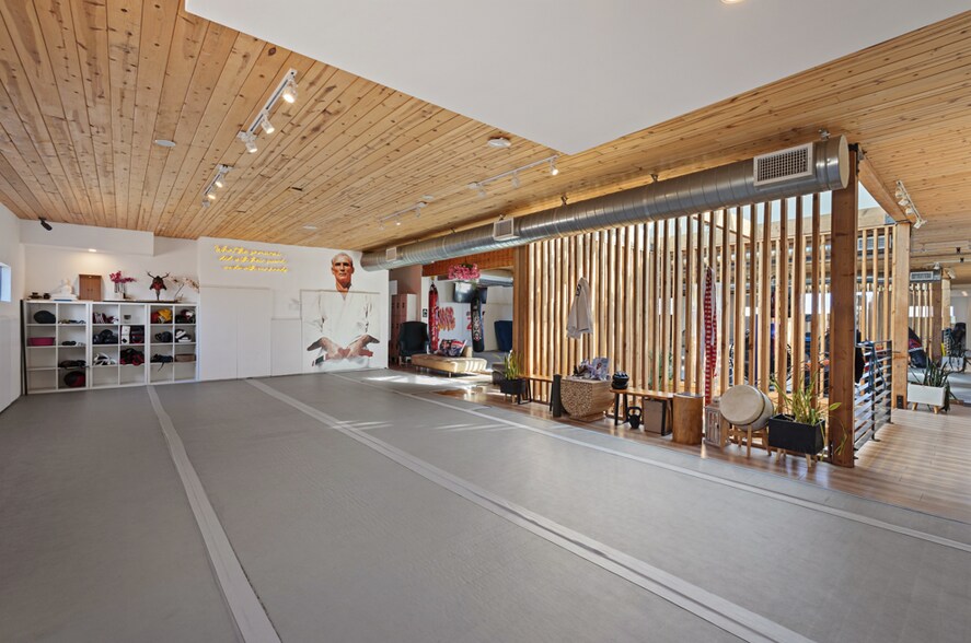 More Photos Of 1714 Hillhurst Ave, Los Angeles Office For Sale