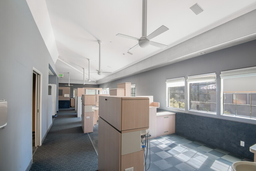 More Photos Of 28040 Dorothy Dr, Agoura Hills Medical For Lease