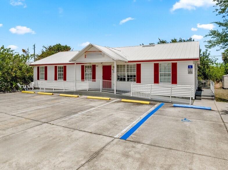 More Photos Of 5660 Micco Rd, Micco Office For Sale