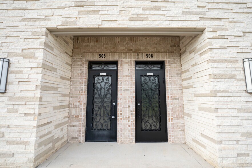 More Photos Of 1400 N Coit Rd, McKinney Unknown For Lease