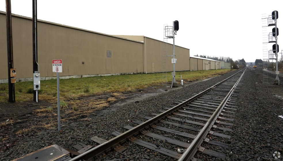 More Photos Of 12700 SW Hall Blvd, Tigard Warehouse For Lease