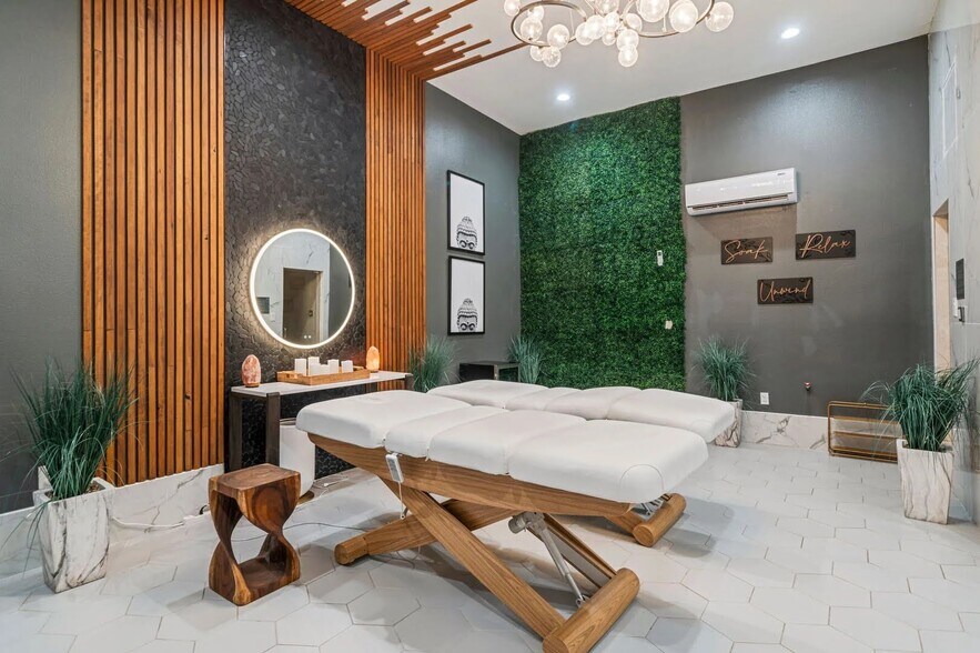 More Photos Of 521 Muirfield Loop, Reunion Specialty For Sale