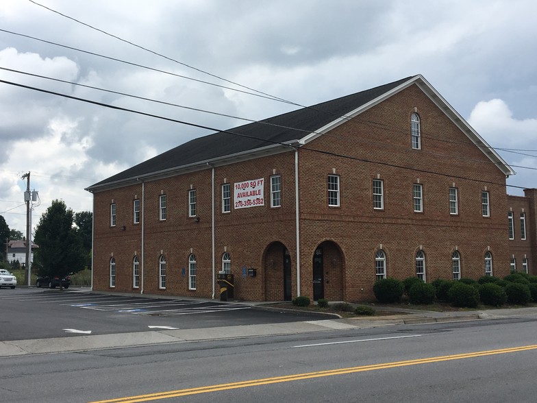 Primary Photo Of 406 W Main St, Abingdon Medical For Lease