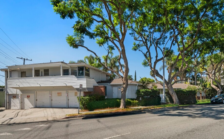 Primary Photo Of 8102 Norton Ave, West Hollywood Apartments For Sale