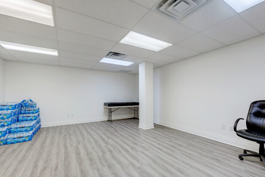 More Photos Of 4367 W Sunset Rd, Las Vegas Warehouse For Sale