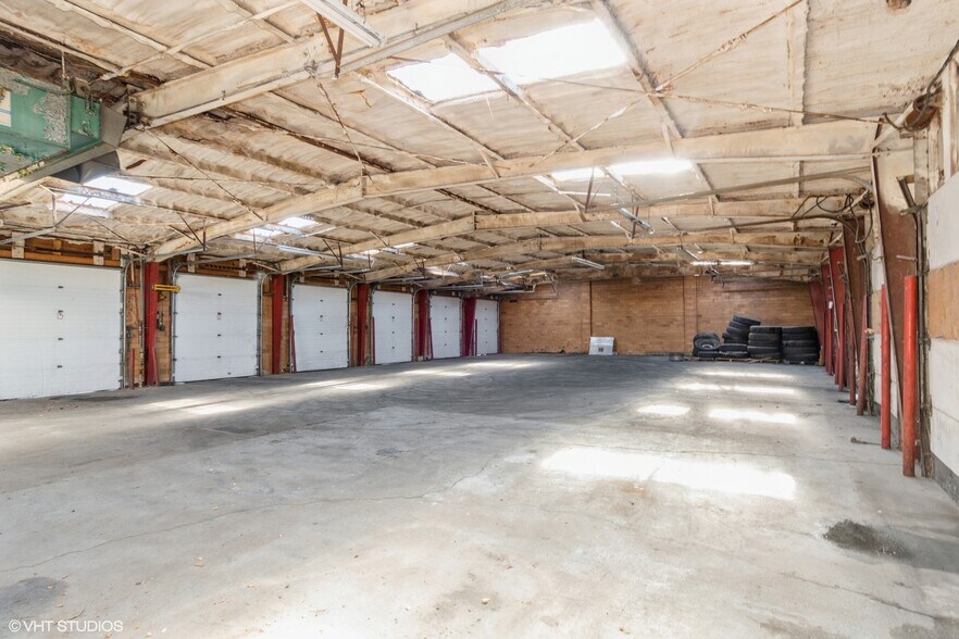 More Photos Of 720 Kennon Rd, Rockford Truck Terminal For Sale