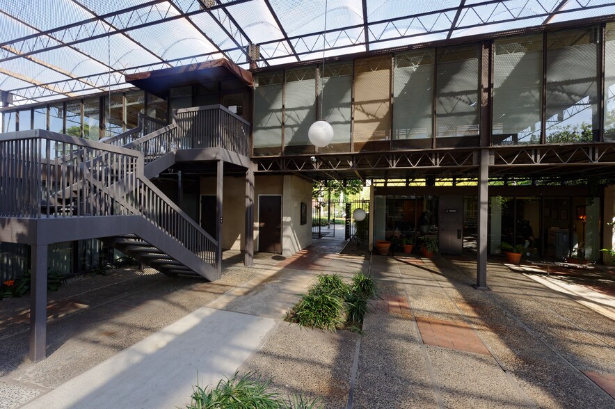 More Photos Of 1414 S Fair Oaks Ave, South Pasadena Loft Creative Space For Lease