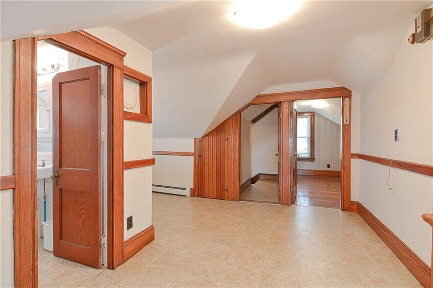 More Photos Of 468 Warren Ave, East Providence Medical For Sale