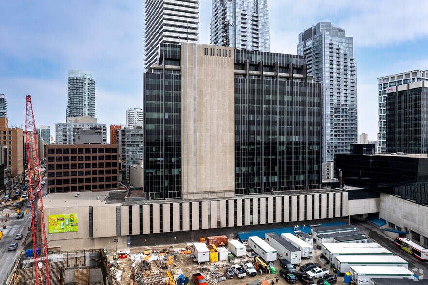 Primary Photo Of 2200 Yonge St, Toronto Office For Sale