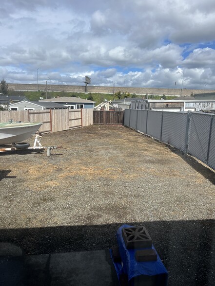 More Photos Of 612 E Lewelling Blvd, Hayward Office For Sale