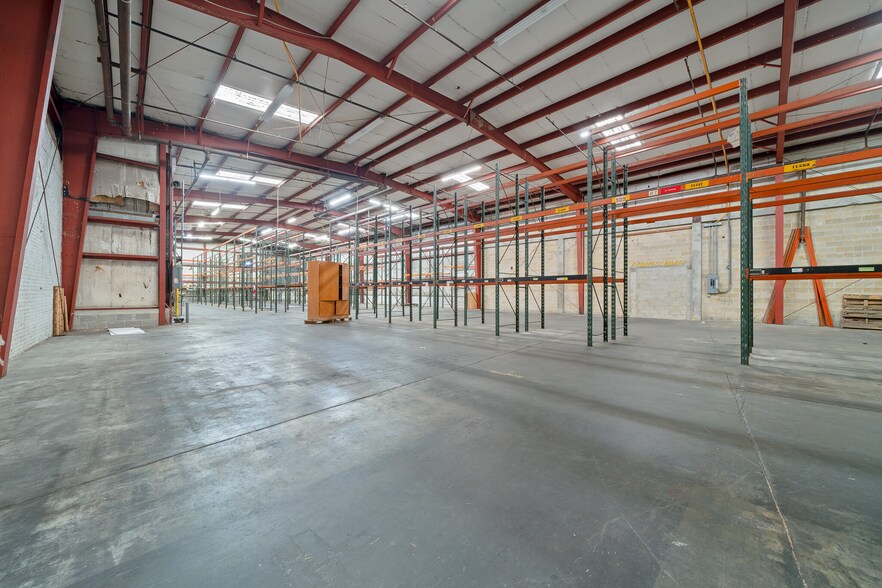 More Photos Of 506 SE 3rd Ave, Ocala Warehouse For Lease