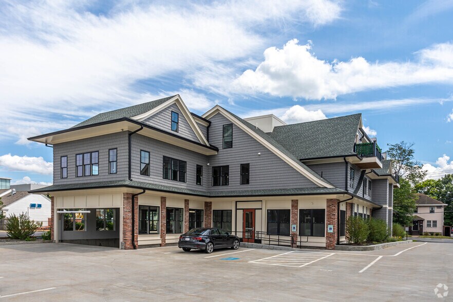 More Photos Of 15 Oak St, Needham Healthcare For Lease