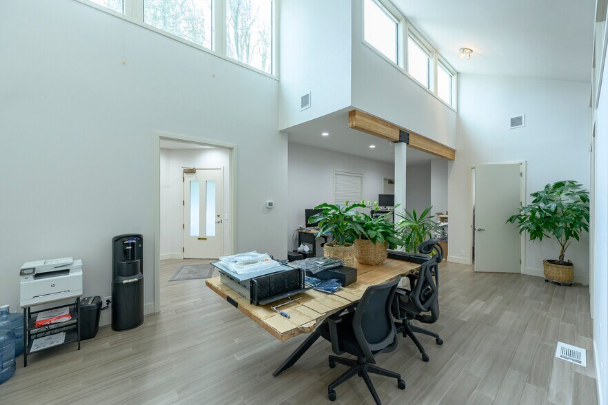 More Photos Of 351 SE Baker St, Mcminnville Medical For Lease