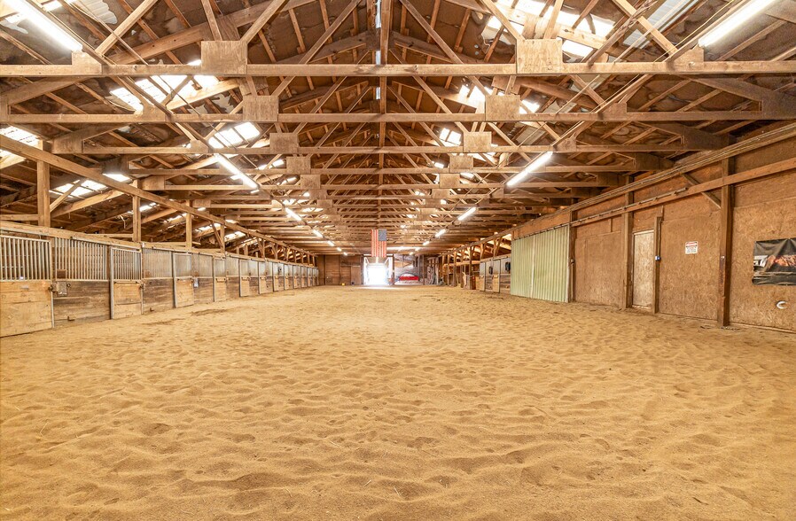 More Photos Of 7195 Singer Rd, Dayton Horse Stables For Sale