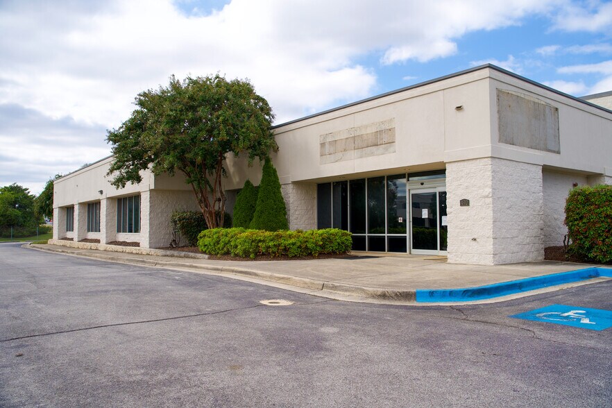 More Photos Of 490 Production Ave, Madison Warehouse For Lease