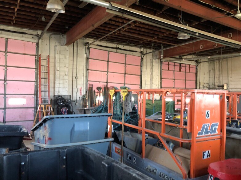 More Photos Of 800 Kennedy Blvd, Somerdale Distribution For Lease