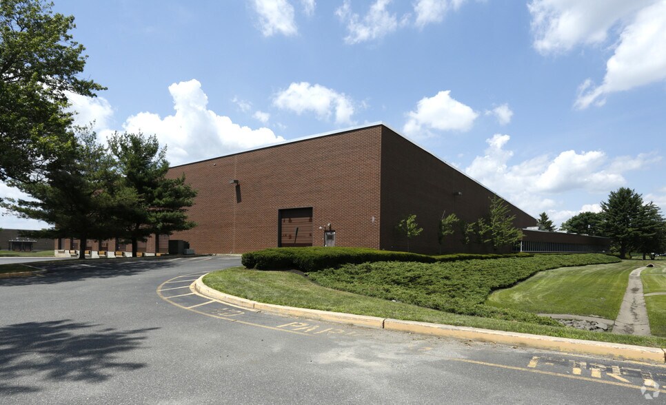 More Photos Of 90 Stults Rd, South Brunswick Warehouse For Lease
